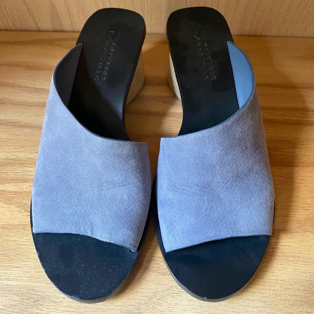 Mercedes Castillo Izar Steel Blue Suede Heels Size 6.5
